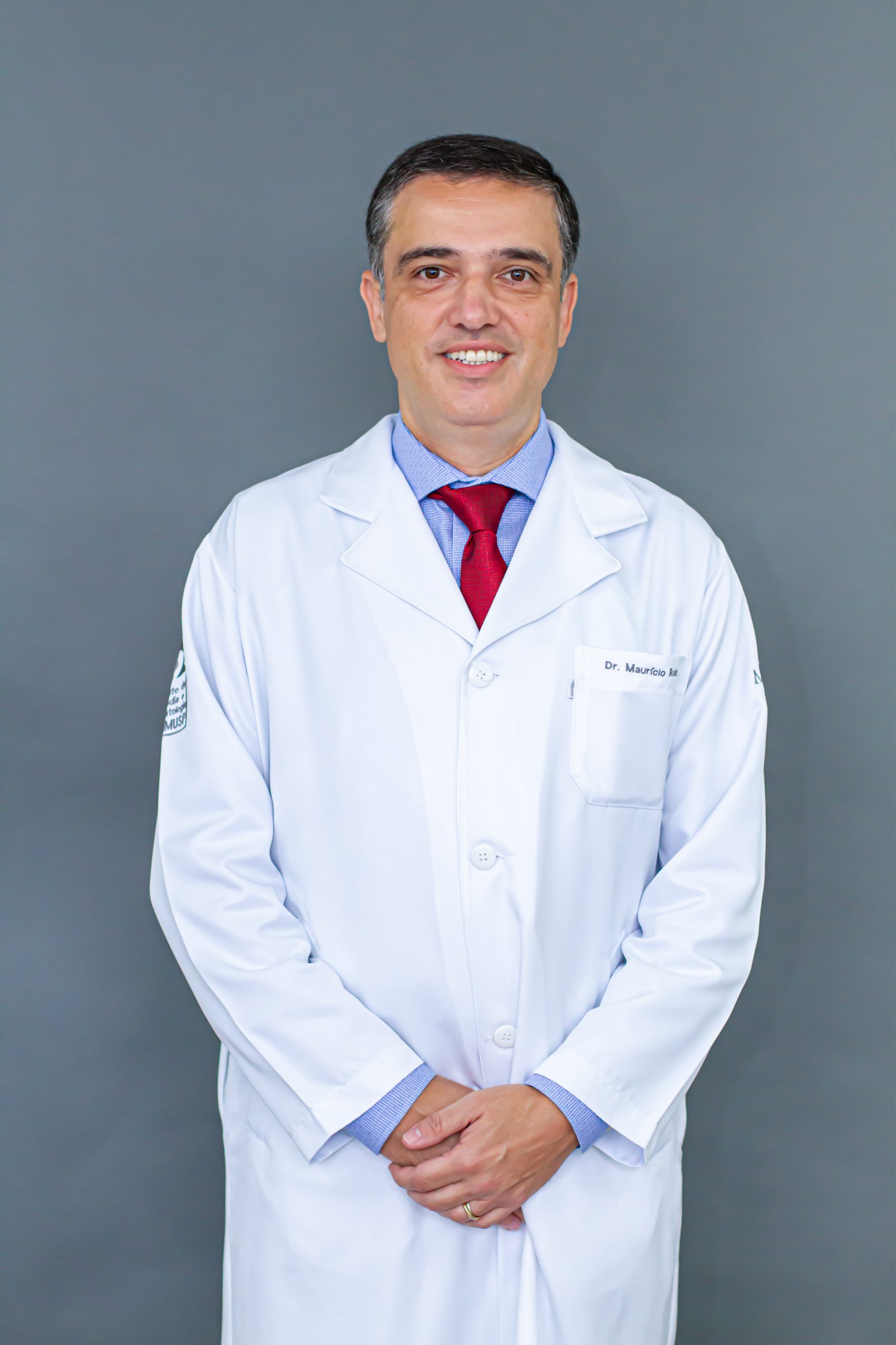 Mestre em Ortopedia e Traumatologia pela FMUSP Ortopedista / Mão e Microcirurgia 